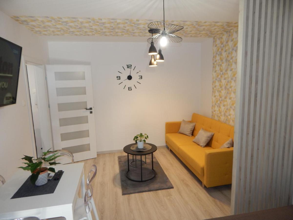 Pisztácia 2020 Apartman Kazincbarcika Exterior foto